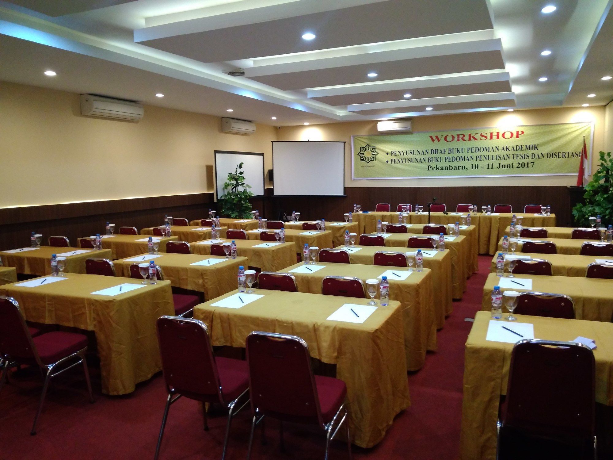 Hotel Parma Paus Pekanbaru Bagian luar foto